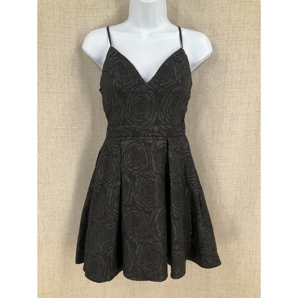 Lulus Cocktail Dress Womens XS Black Rose Jacquard Fit Flare Mini Gothic Romance
